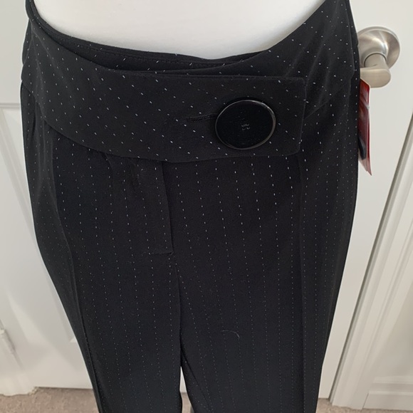 Size 38 black Pantalon with cuff never worn enough brand new - Picture 4 of 4